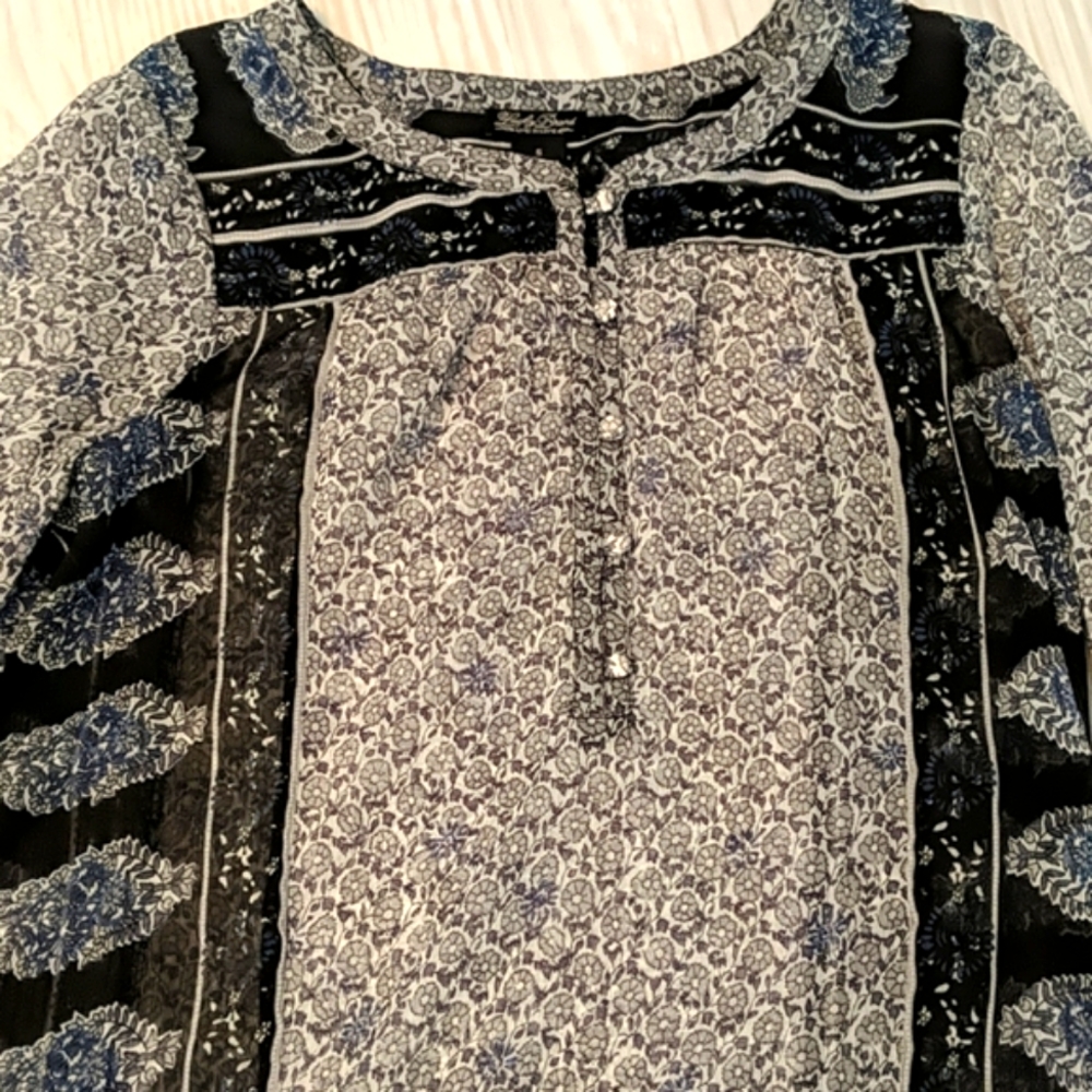 Beautiful Sheer Lucky Brand Top - Picture 3 of 6
